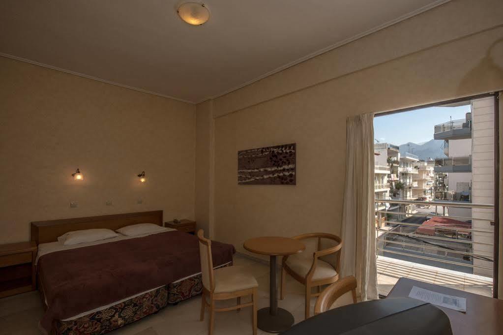 Hotel Ostria Каламата Екстер'єр фото
